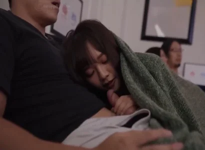 Em họ tinh nghịch vụng trộm
